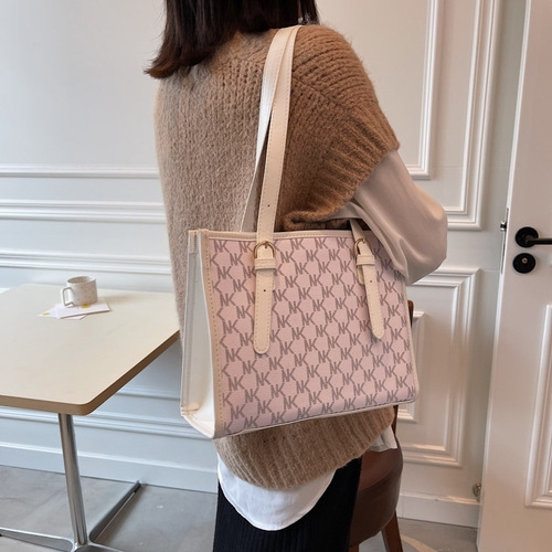 Large-capacity bag for women  new fashionable shoulder armpit bag commuter style personality portable tote bag for women