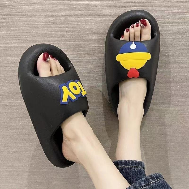 Celebridades de Internet lindas sandalias y pantuflas de mierda para hombres y mujeres baño de suela gruesa antideslizante hogar interior EVA verano ropa exterior pareja image 18