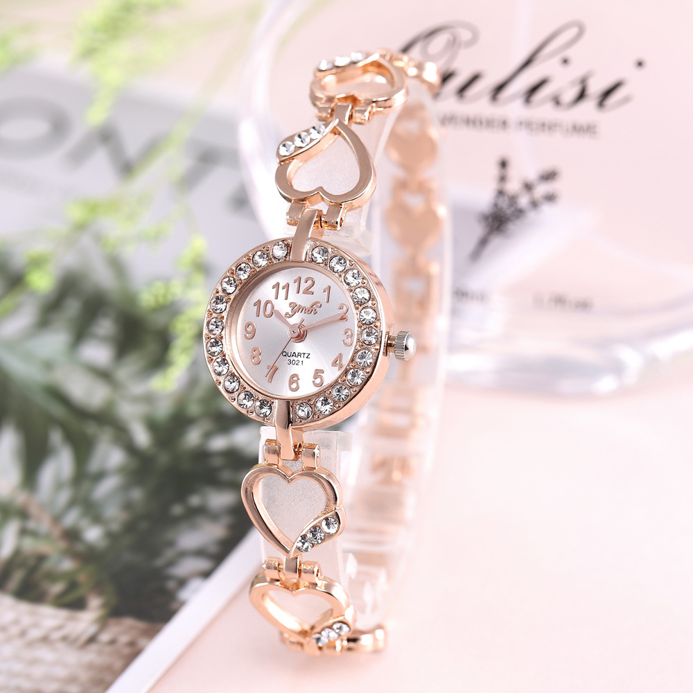 Diamond Inlaid Temperament Net Red Peach Heart Bracelet Bracelet Women's Quartz Watch Student Watch