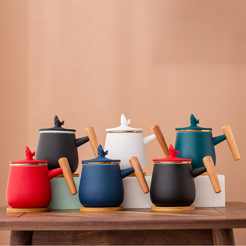 Koi taza con tapa de gran capacidad taza de agua de cerámica Oficina filtro taza de té hombres y mujeres personal marca de letras