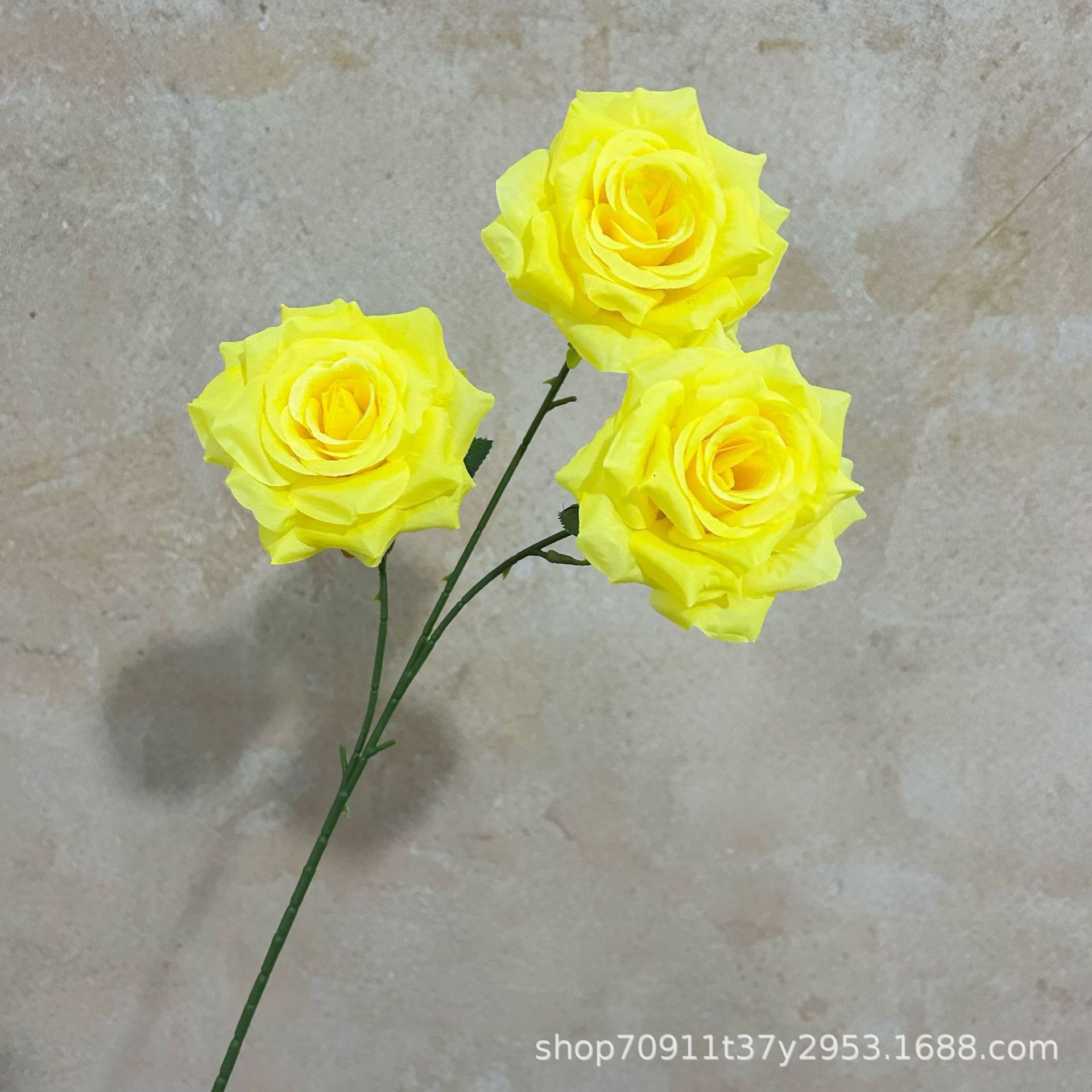 잎이 있는 노란색