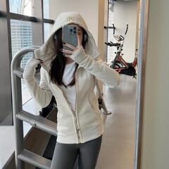 LuLu Scubaは身を修めて腰を収めてやせています。