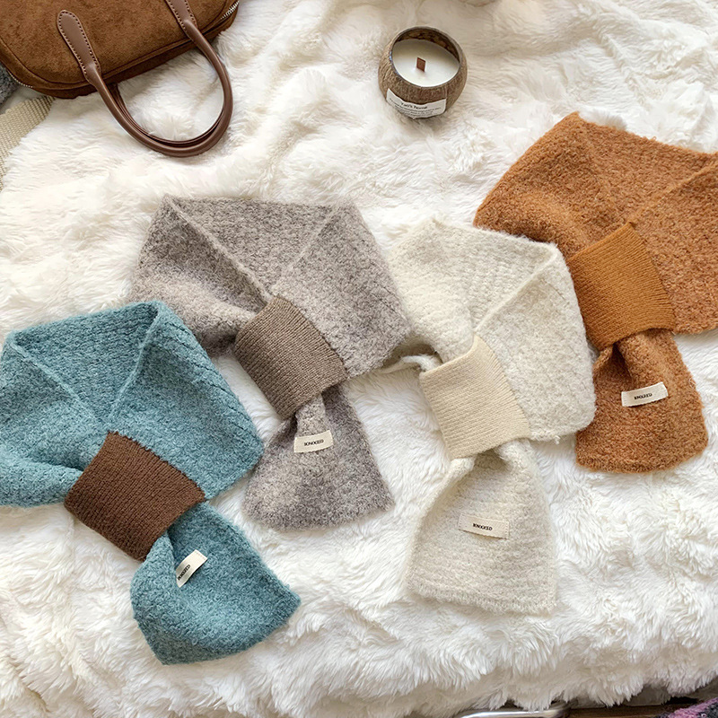 Otoño y invierno bufandas mujeres de color sólido estilo coreano universal moda caliente protector de cuello bufandas cruzadas de lana de punto bufandas al por mayor