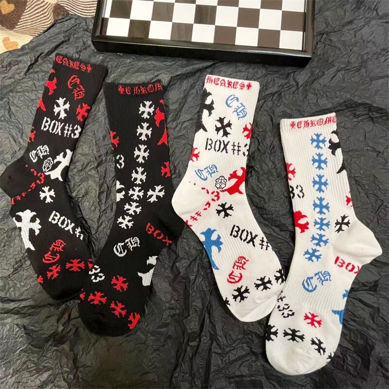 European fashion brand socks men's and women's mid-calf socks cross Sanskrit letter sports stockings ins same pure cotton socks