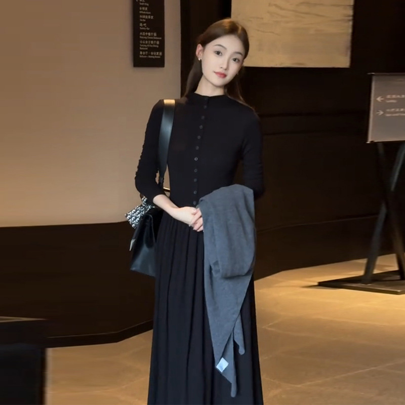 黑色赫本风长袖连衣裙女春秋慵懒风气质修身显瘦打底修身内搭长裙|undefined