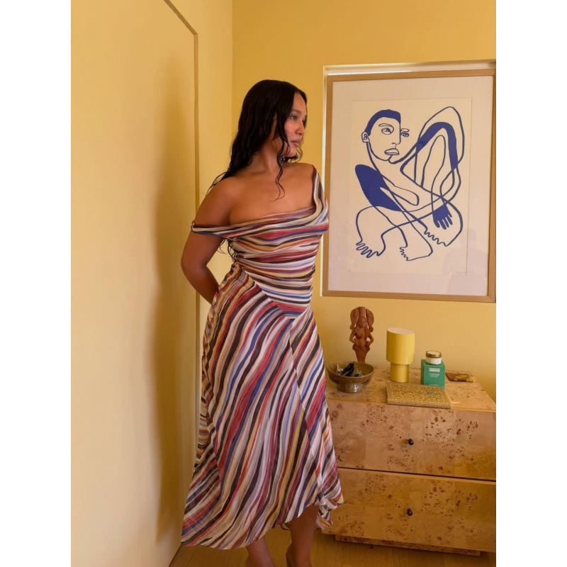 In-stock Bohemian resort-style striped slim-fit off-shoulder dress for women, 2026 summer cross-border European and American style new model