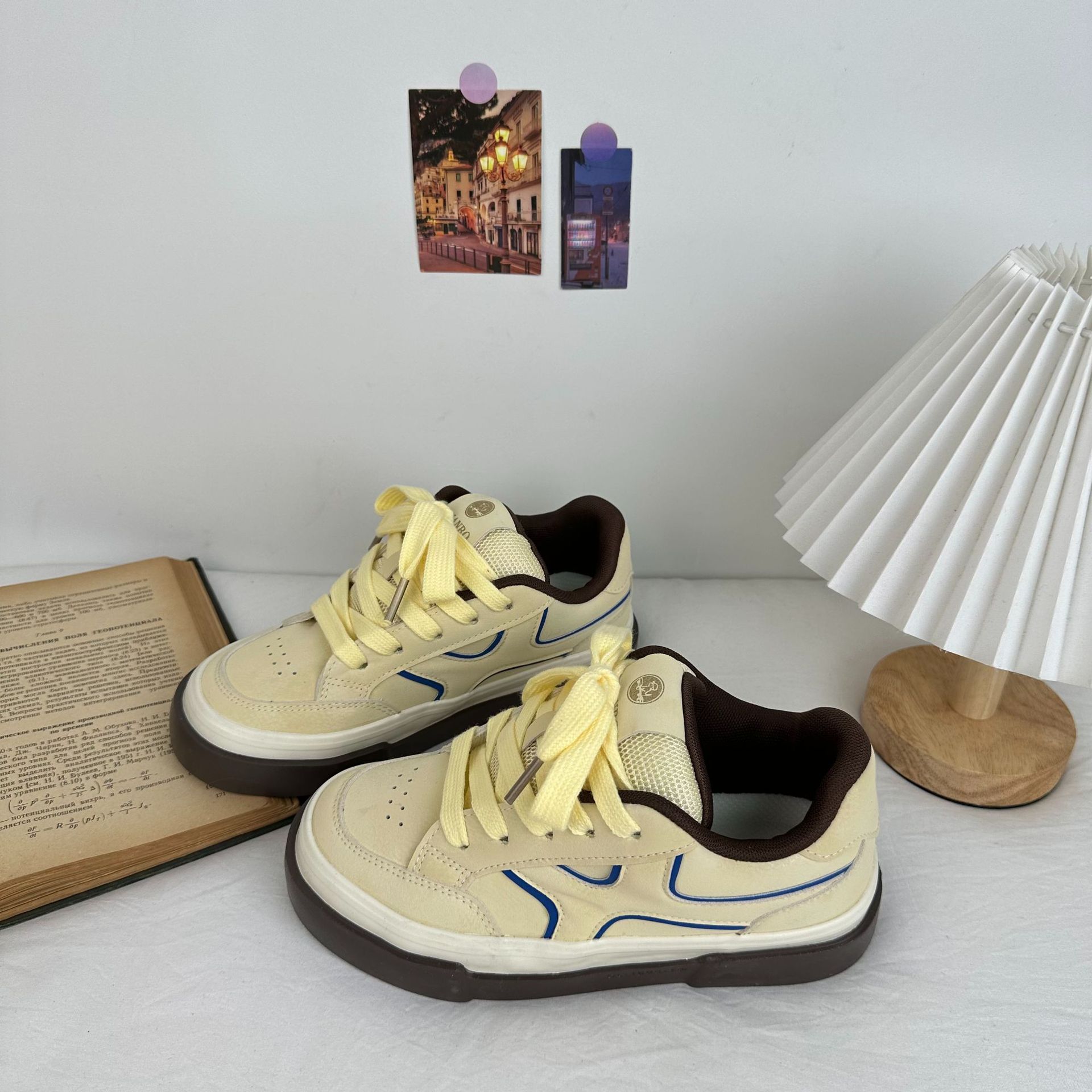 Yuanbo puerto frente a lazos zapatos de skate zapatos deportivos casuales coreanos versátiles zapatos de mujer 2025 nuevos zapatos blancos para mujeres
