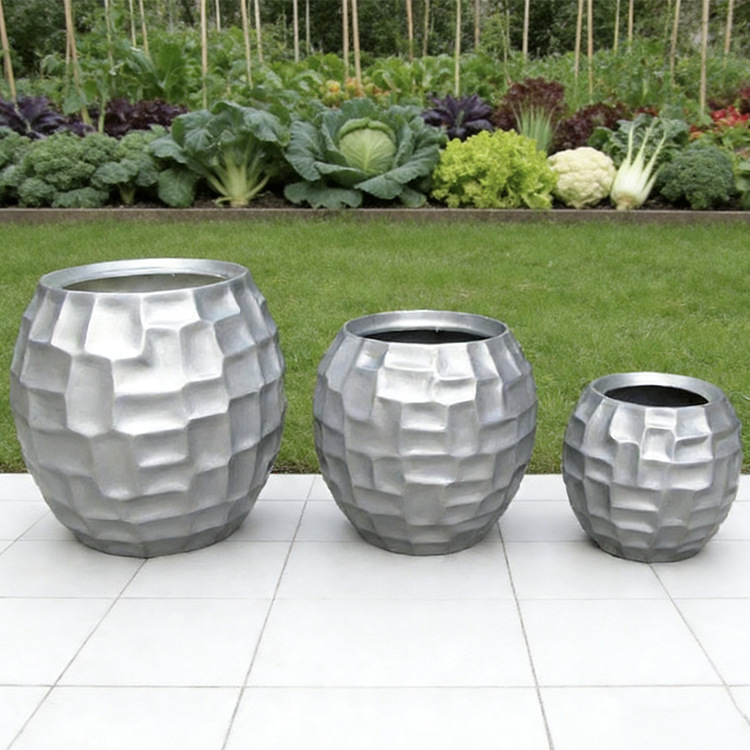 Outdoor Mall Planting Textured Spherical Floor-Standing Fiberglass Flower Pots, Irregular-Shaped European and American Style Combination Fiber Flower Pots and Flower Tubs