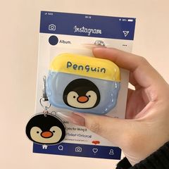 ぼうっとしているペンギンの小動物のペンダントはairpods4のイヤホンの殻のairポッドスプロ2のイヤホンのairpod3を適用します。