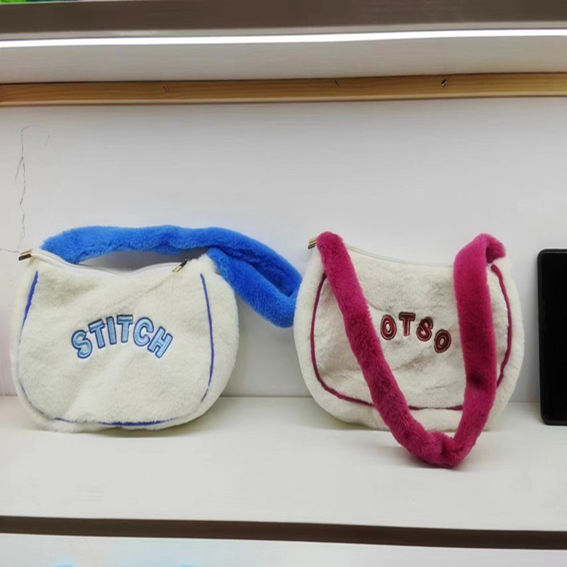 Venta al por mayor 8 pulgadas muñeca captura máquina fábrica felpa juguete muñeca boda actividad lanzando regalo decoración empuje