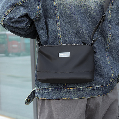 Shoulder bag casual lightweight mobile phone bag large capacity cycling backpack new fashion chest bag men crossbody bag