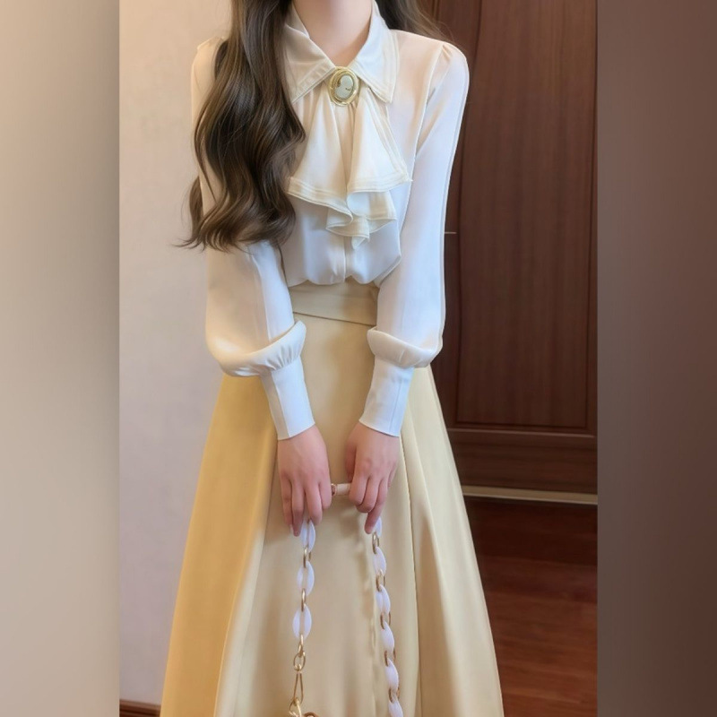 【1.2万人收藏】春季新款设计感蝴蝶结长袖衬衫+高腰显瘦半身裙时|undefined