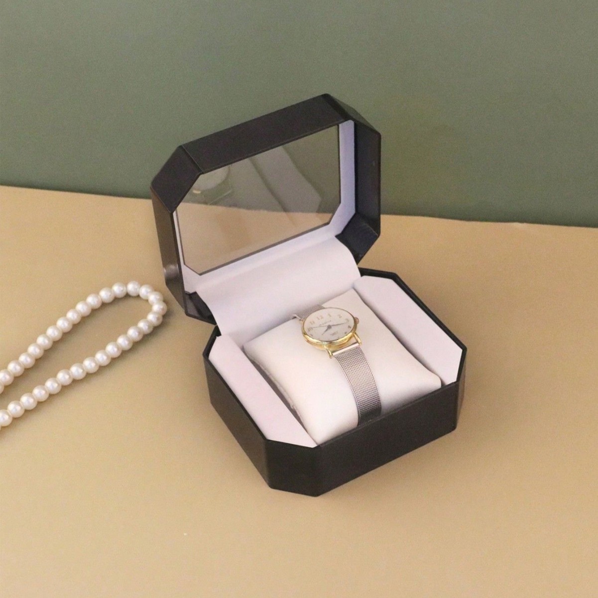 ϰ˽ǲɫֱ͸װչʾеκмԼƷ̨к