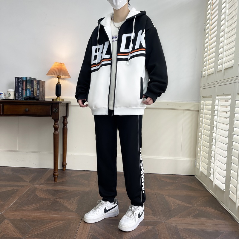 Invierno juvenil con camisa encapuchada gruesa, camiseta, pantalones casuales, ropa de moda al aire libre, hombre