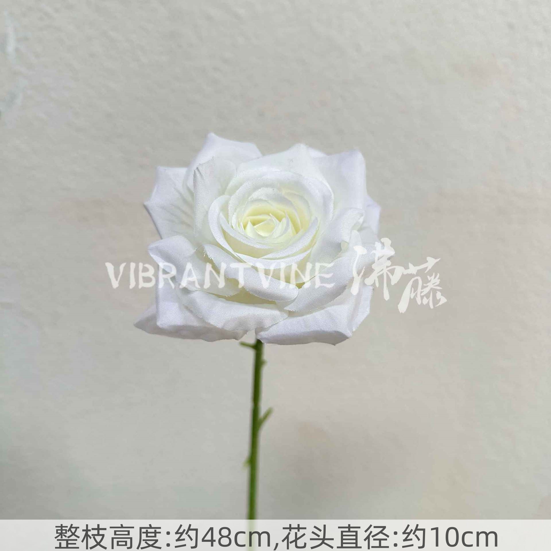 Arreglo de flores de guía de diseño de bodas blanco Arreglo de flores de guía Sala de estar del hotel Decoración de flores falsas Fábrica de flores artificiales al por mayor