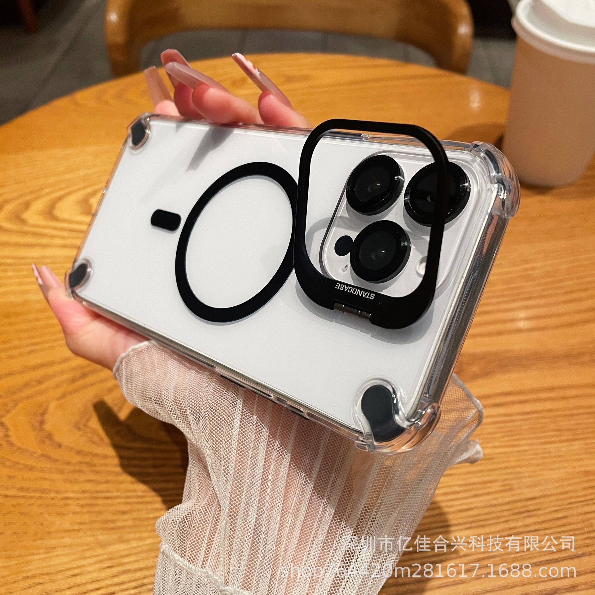Aplicable a Apple 17PRO soporte de lente metálica de succión magnética caso de teléfono celular iPhone14 bolsas de aire cuadrangulares caso duro transparente