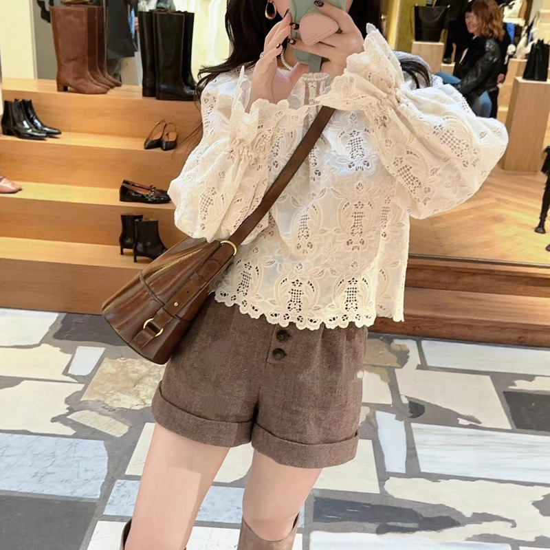 Nanyou Sweet Lace Embroidered Round Neck Top French Retro Bell Sleeve Shirt Women's Spring and Autumn Loose Shirt