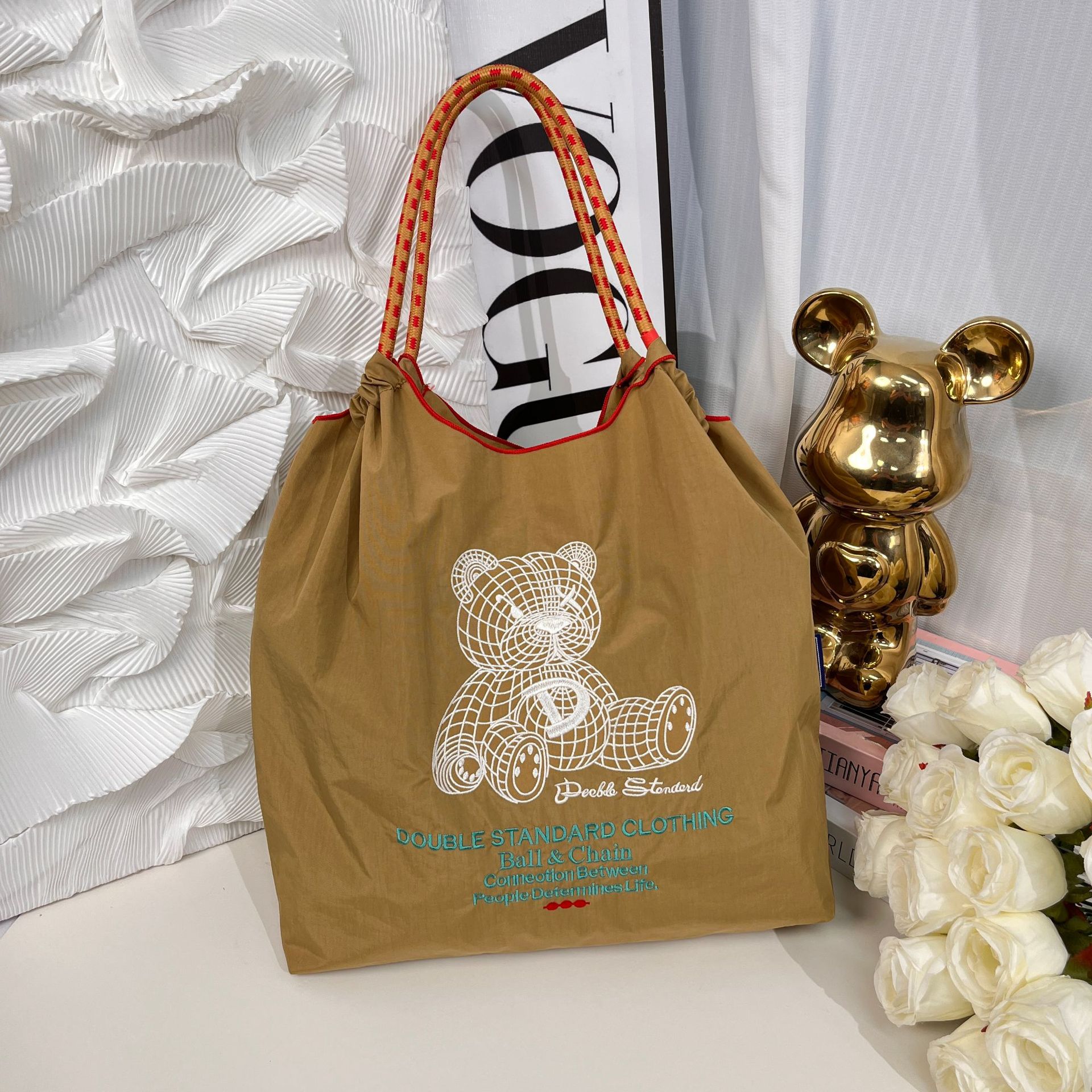 카키색 모델링 곰