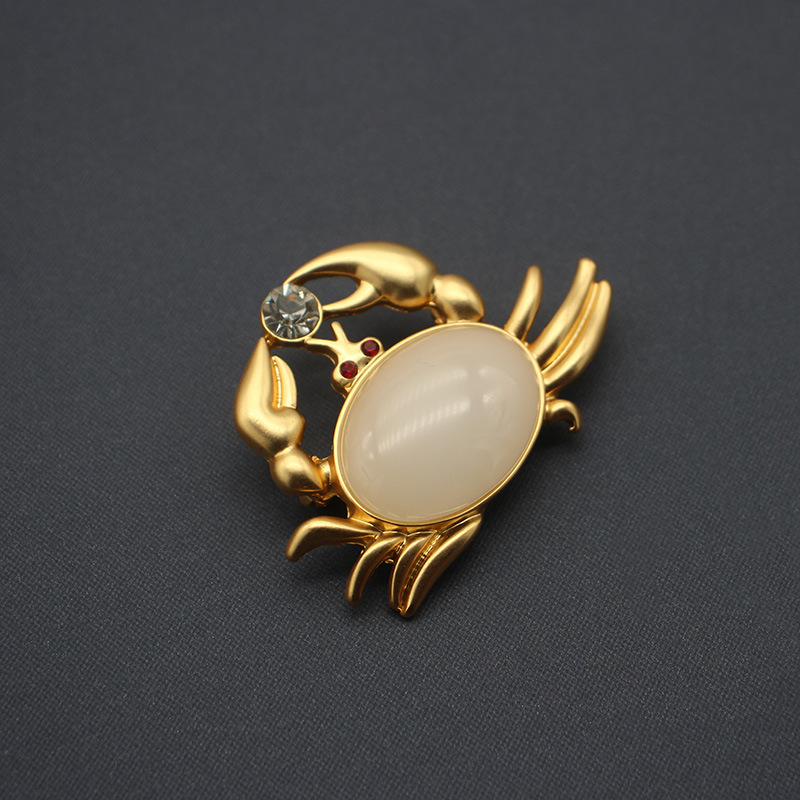 (2개) 유럽과 미국의 중간 고대 게 브로치 화이트 컬러 유약 귀여운 액세서리가 돈을 크랩 브로치를 만들기 위해 세계를 횡단합니다.