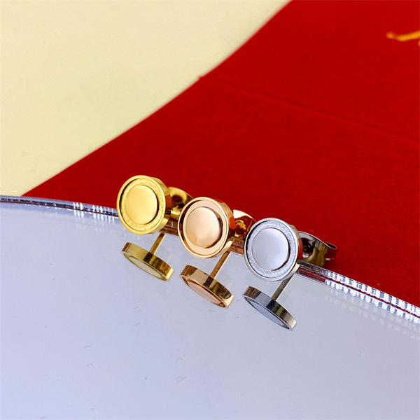 fashionable trend design earrings