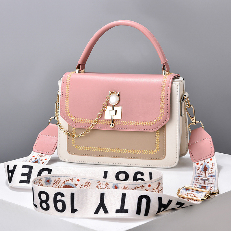 Women's Bag 2023 Spring/Summer New Handheld Crossbody Single Shoulder Bag Color Matching Style Lock Buckle Internet Popular Popular Girl Bag Versatile Women's Bag 2023 Spring/Summer New Handheld Crossbody Single Shoulder Bag Color Matching Style Lock Buckle Internet Popular Popular Girl Bag Versatile