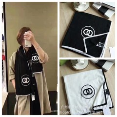 高品质金智妮娜扎吴昕同款小香围巾女双C羊毛针织黑白圆圈披肩