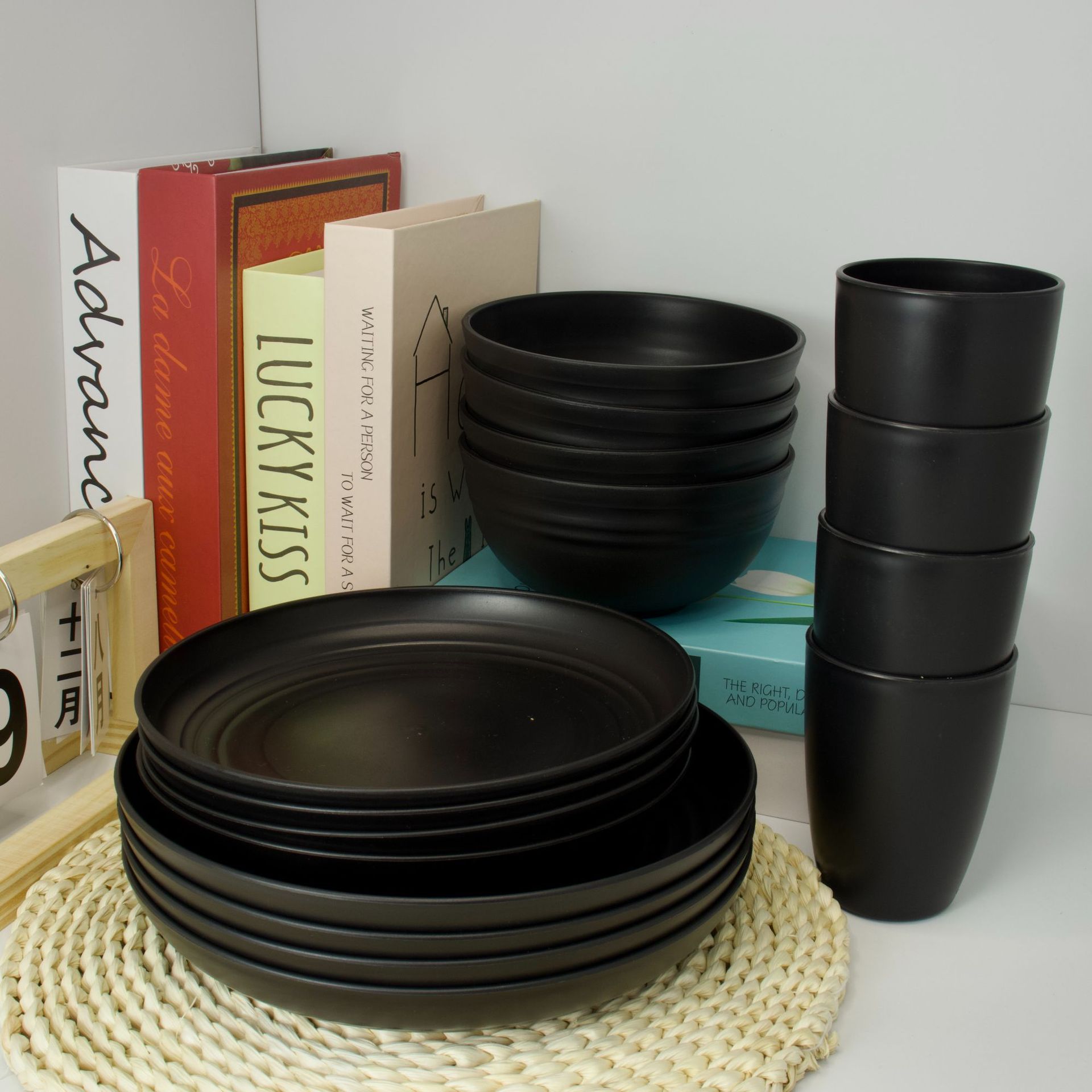 Amazon plato de comida negro tazón de sopa taza cuchillo tenedor cuchara vajilla juego de paja de trigo juego de regalo de campamento al por mayor