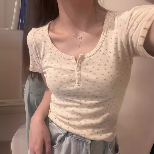 Women's Summer 2025 U-neck Floral Short-sleeve Short-sleeved Top with Slim Design, Versatile and Slimming T-shirt