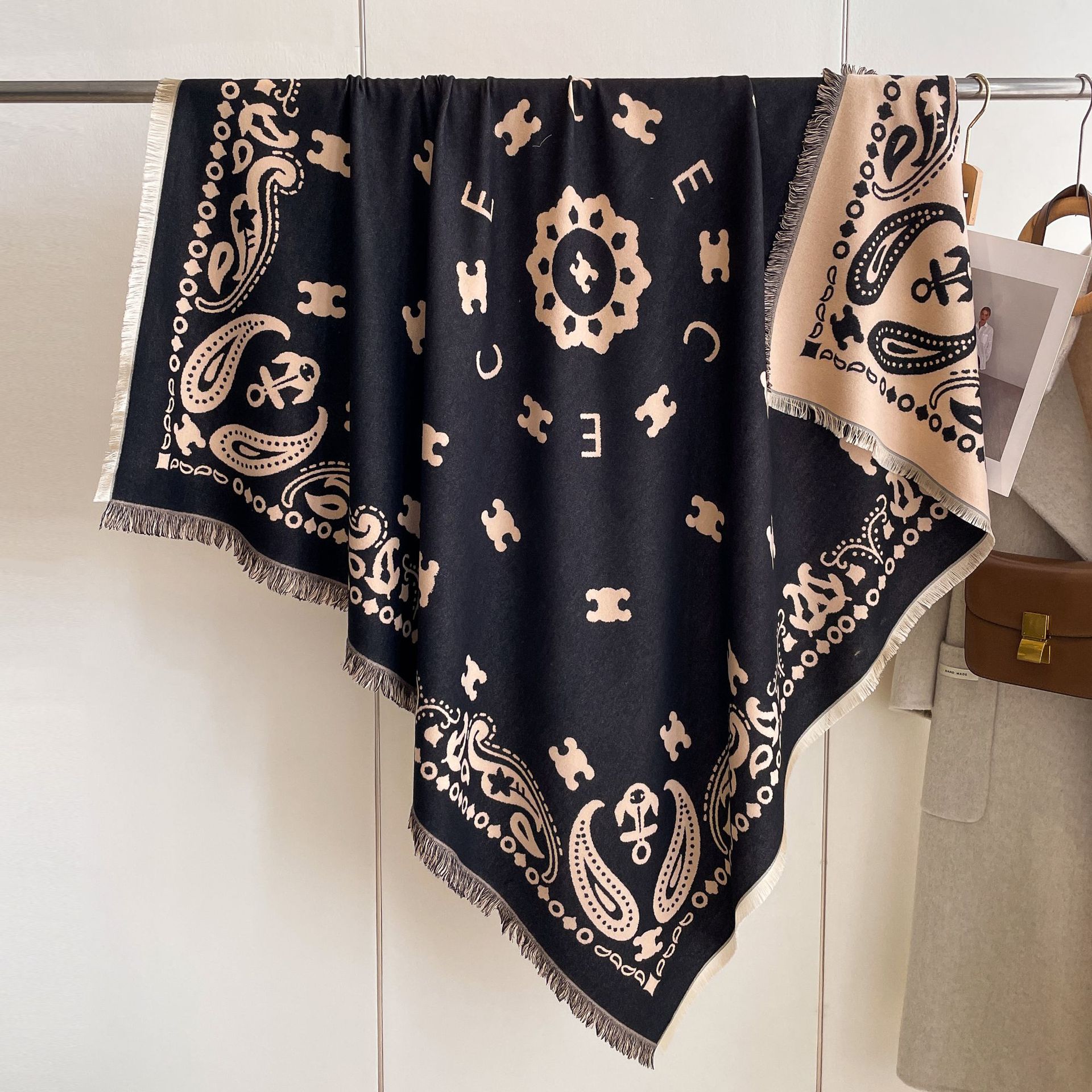 2024 otoño y invierno coreano clásico letras toallas simples versátiles nueva moda imitación de cachemira bufandas de calentamiento