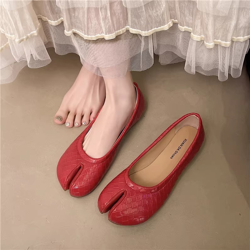 Plata retrógrado plano plano zapatos de una sola mujer 2026 nuevo verano un pie con una falda zapatos de nicho