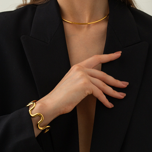 Eurasian INS-style new titanium steel bracelet 18k gold stainless steel fashionable trendy personalized wave-shaped bracelet for women
