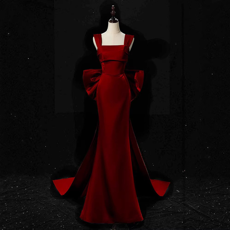 Red Engagement Dress for Women, Satin Mermaid Dress with Straps, Elegant French-Style Toast Dress for Birthday Parties and Annual Events