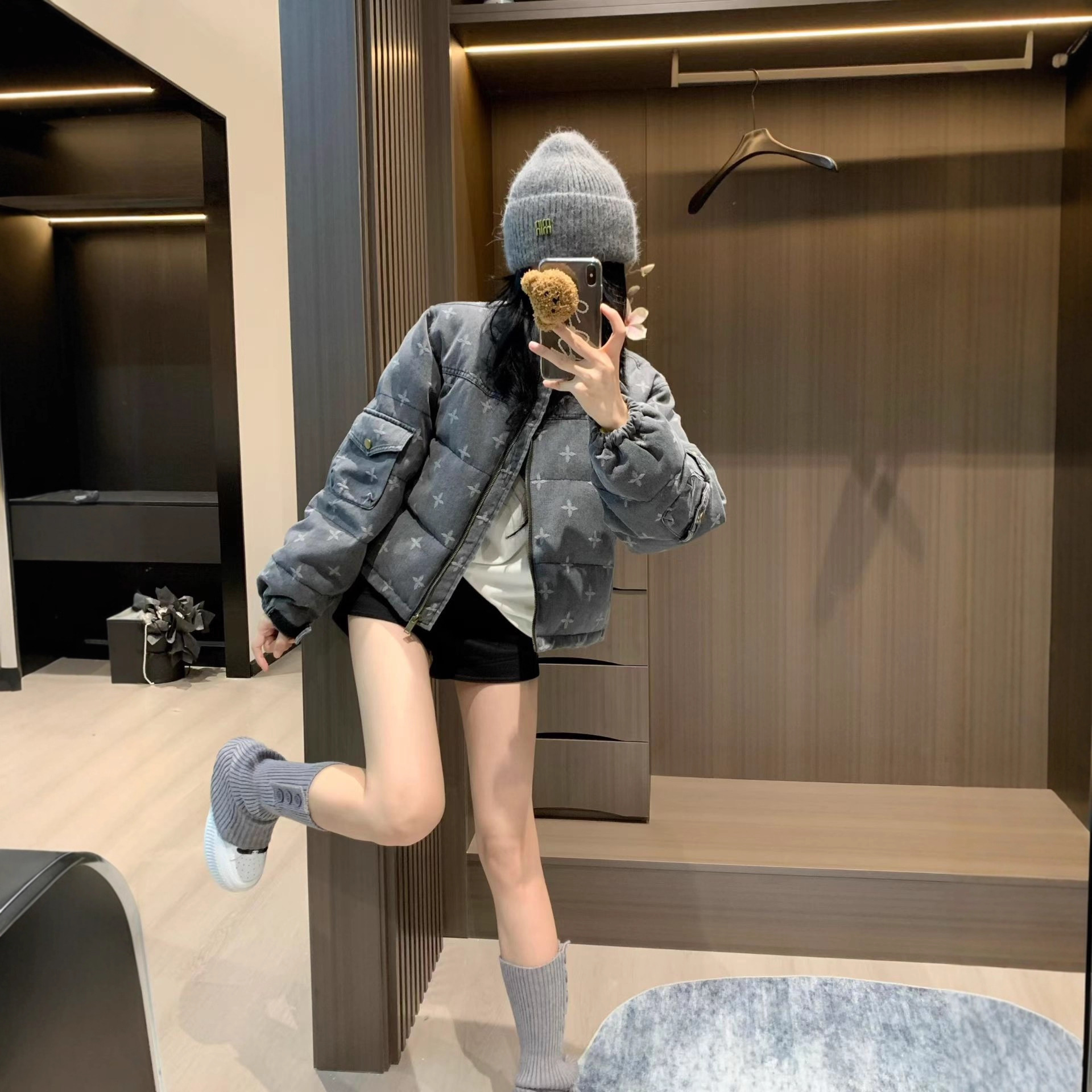 High Quality ~ Gray Denim Jacquard Short down Jacket for Women Winter 2025 New Small Bread Jacket