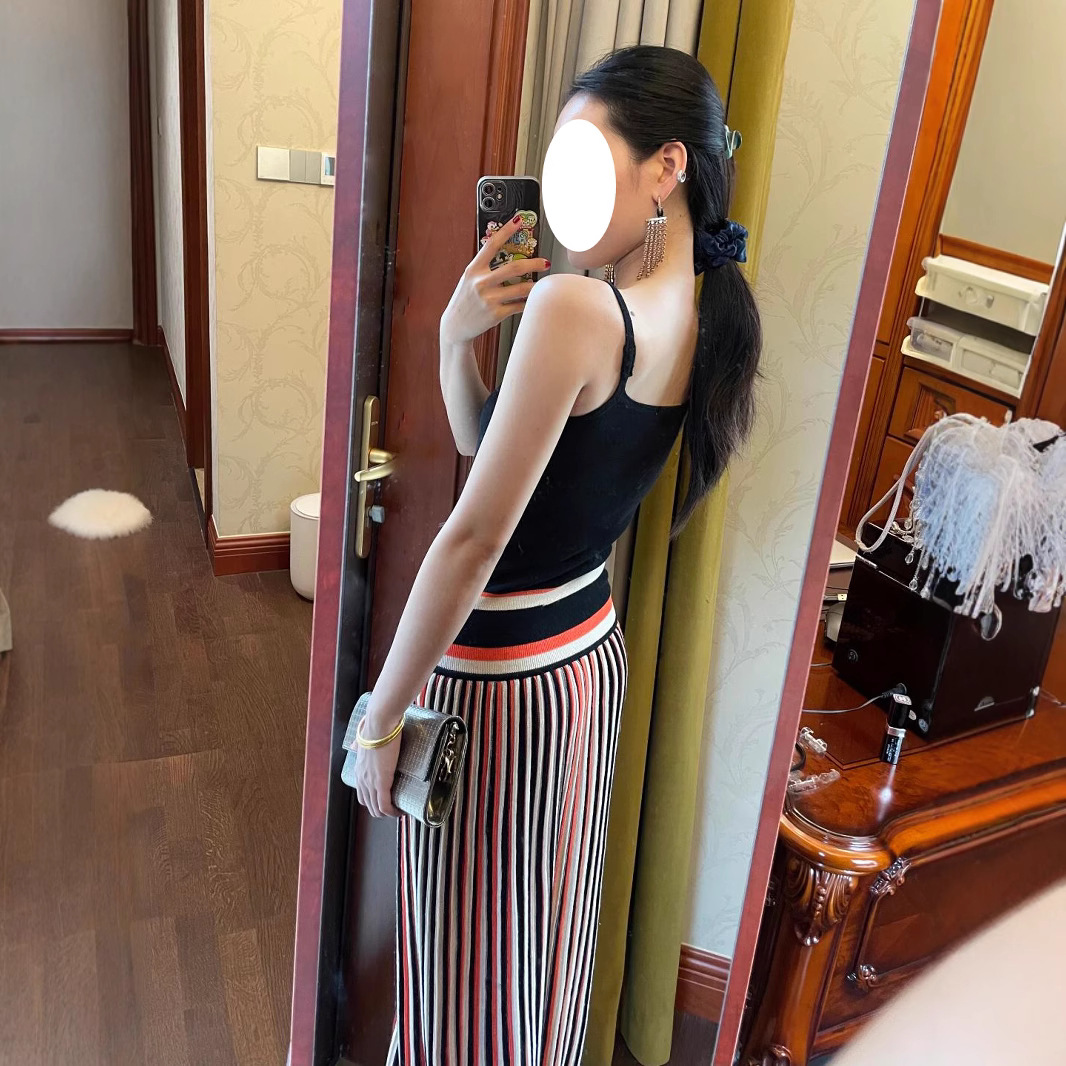 法式独特漂亮掐腰长裙海边度假彩虹色条纹拼接针织吊带连衣裙女夏