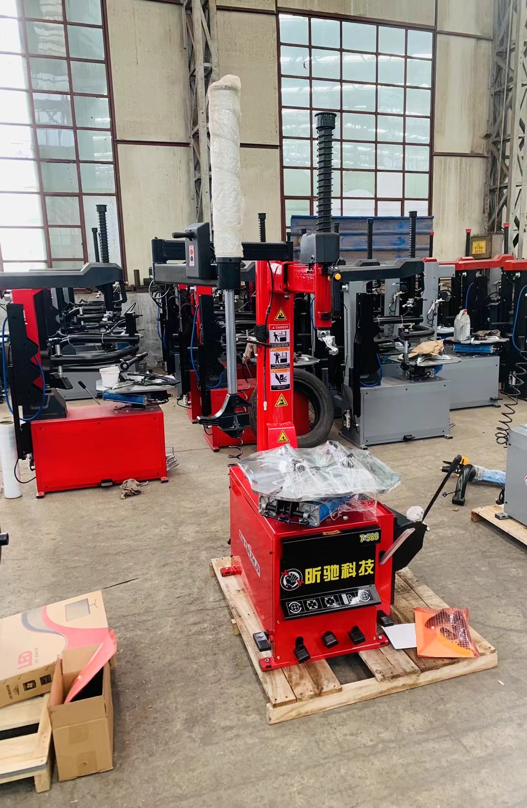 Máquina de eliminación de neumáticos de motocicleta, máquina de eliminación de neumáticos de brazo, máquina de equilibrio de motocicleta, equipo de protección de automóviles, fabricante de herramientas de cabello directo