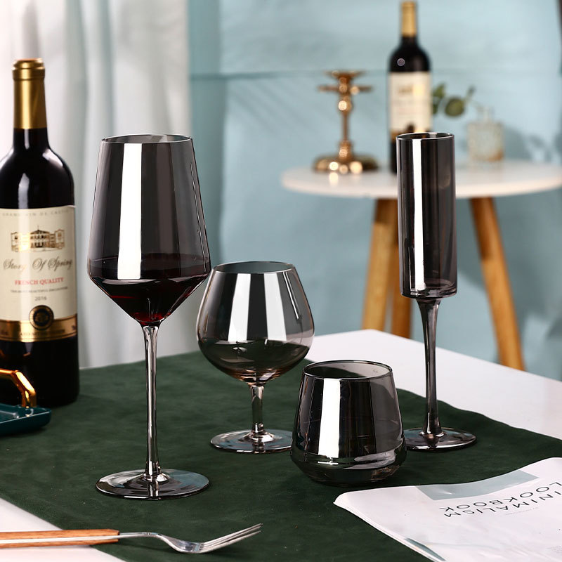 Tazas de vidrio de cristal chapeadas negras de alto pie tazas de vino gris de humo tazas de vino europeas tazas de champán de banquete occidental