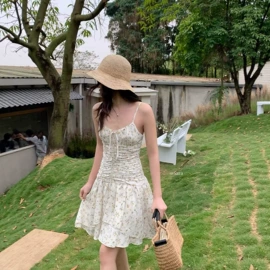 女式衬衫;女式针织衫;连衣裙