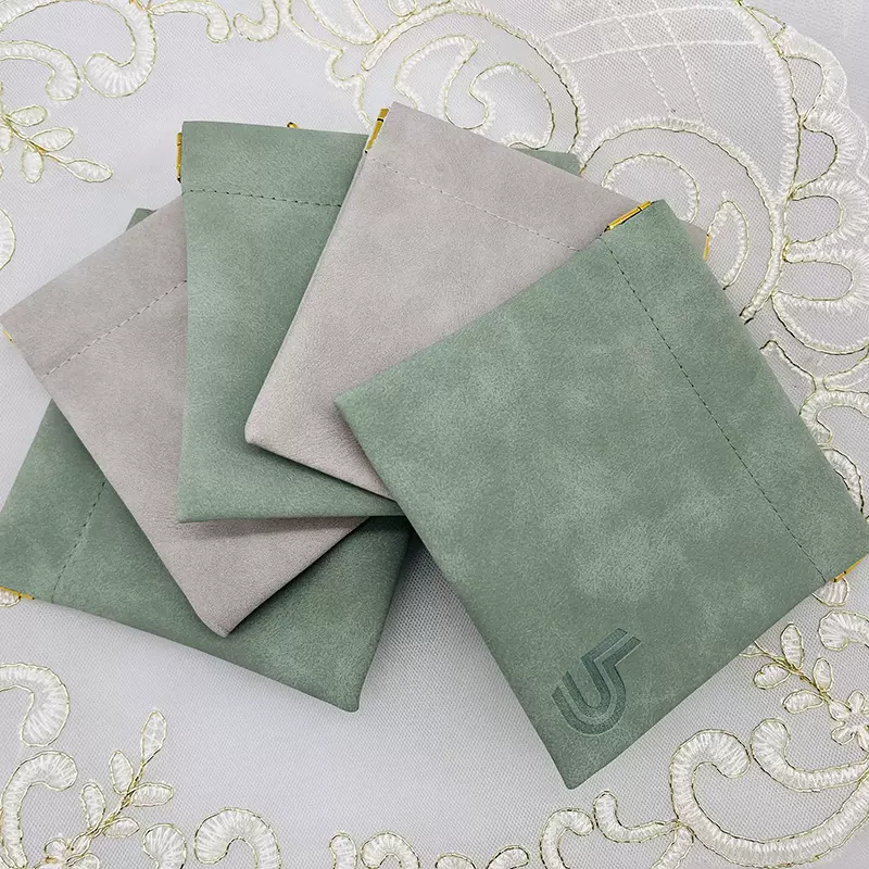 新款绿色皮革弹片袋口红蓝牙耳机手串珠项链耳环包装收纳可印logo