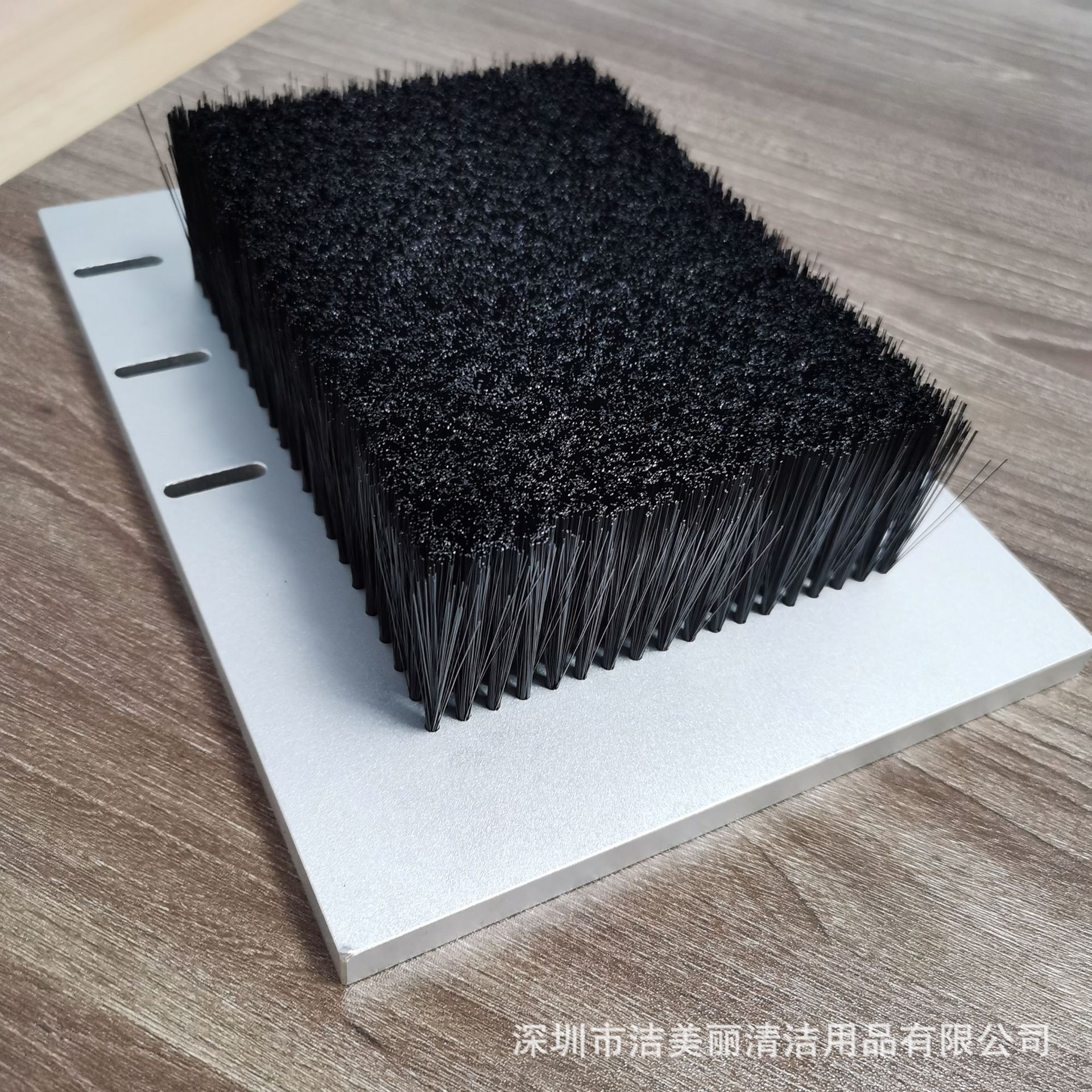 铝板刷加工 深圳工业毛刷加工 铝合金毛刷植毛加工 机器配件铝刷