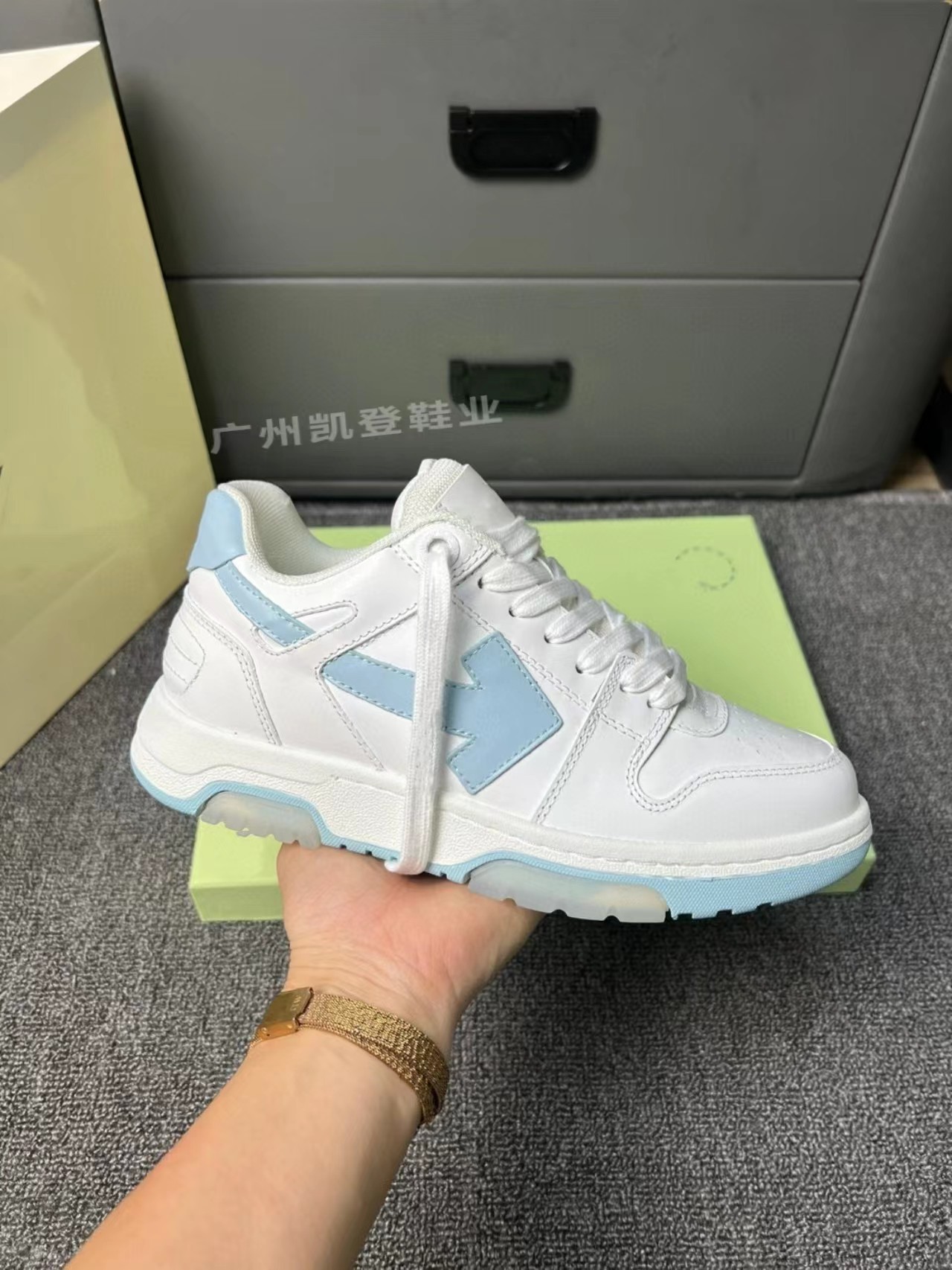 White+light blue