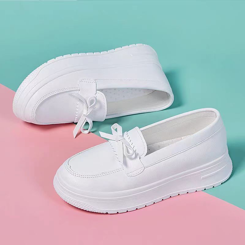 Zapatos de enfermera transpirables de suela blanda para mujer 2024 zapatos blancos antiolores y antideslizantes nuevos zapatos médicos cómodos zapatos Lofu de suela gruesa