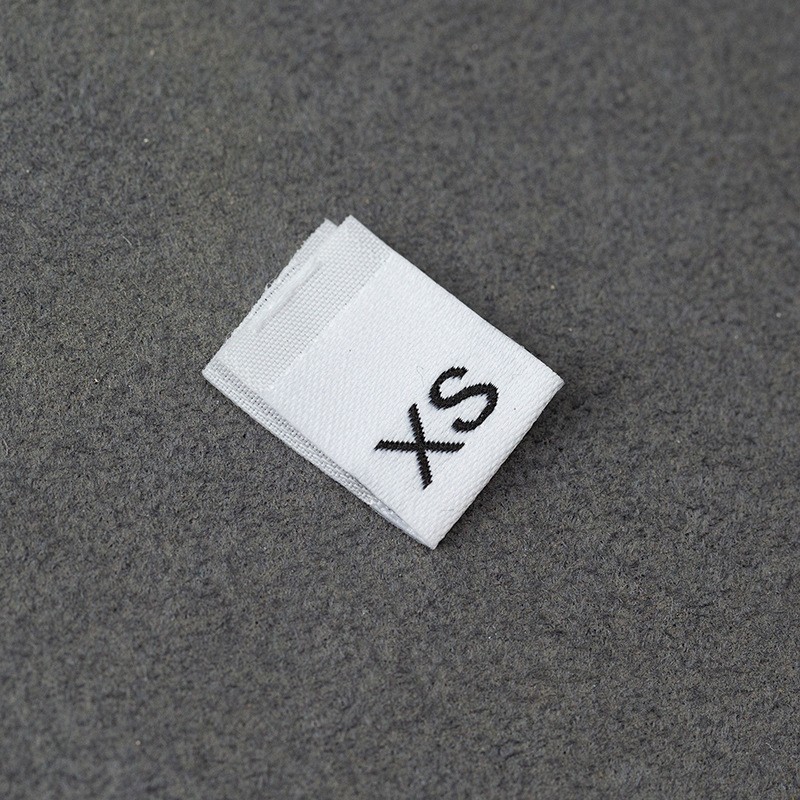 XS 흰색 배경