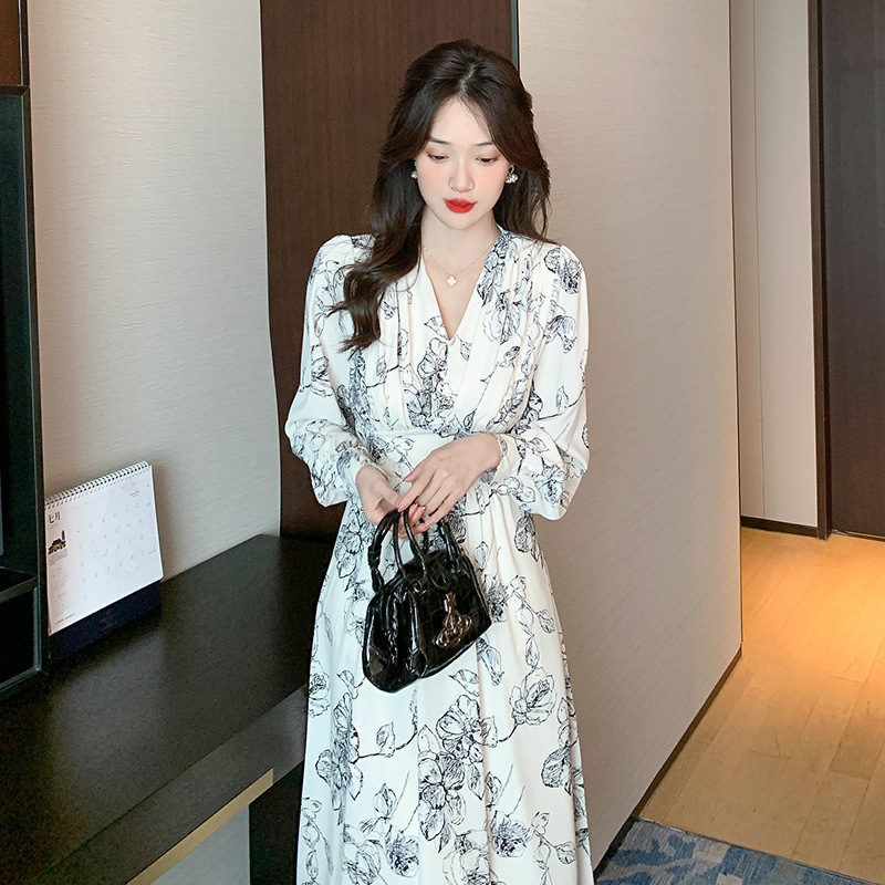 长袖V字领碎花连衣裙女2025秋季芙蓉缎雪纺复古修身收腰印花长裙|undefined