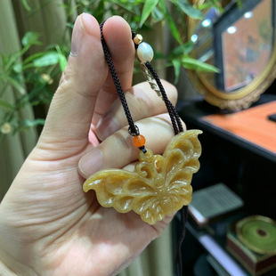 Jin Yutang and Tian Jade Sugar Jade Butterfly Shine Run Fine Sugar Color ruddy Carving Exquisite Meaning of Blessing