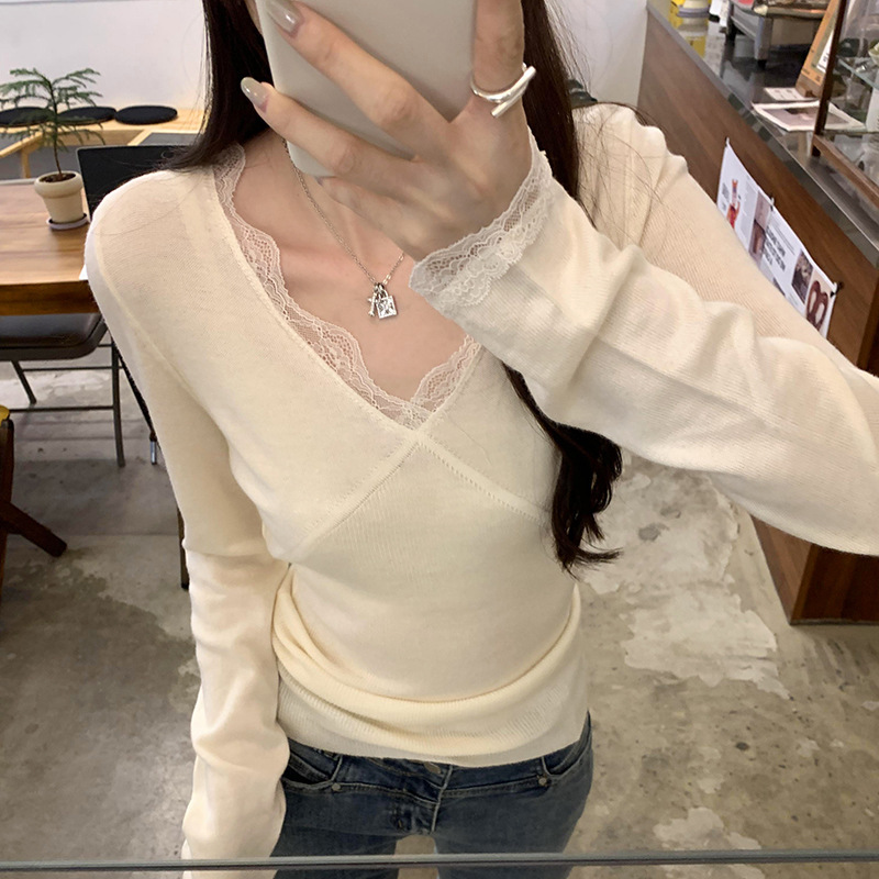 2024v collar lace stitching temperament long sleeve knitted bottoming shirt women's autumn and winter Korean style unique chic top 2024v collar lace stitching temperament long sleeve knitted bottoming shirt women's autumn and winter Korean style unique chic top