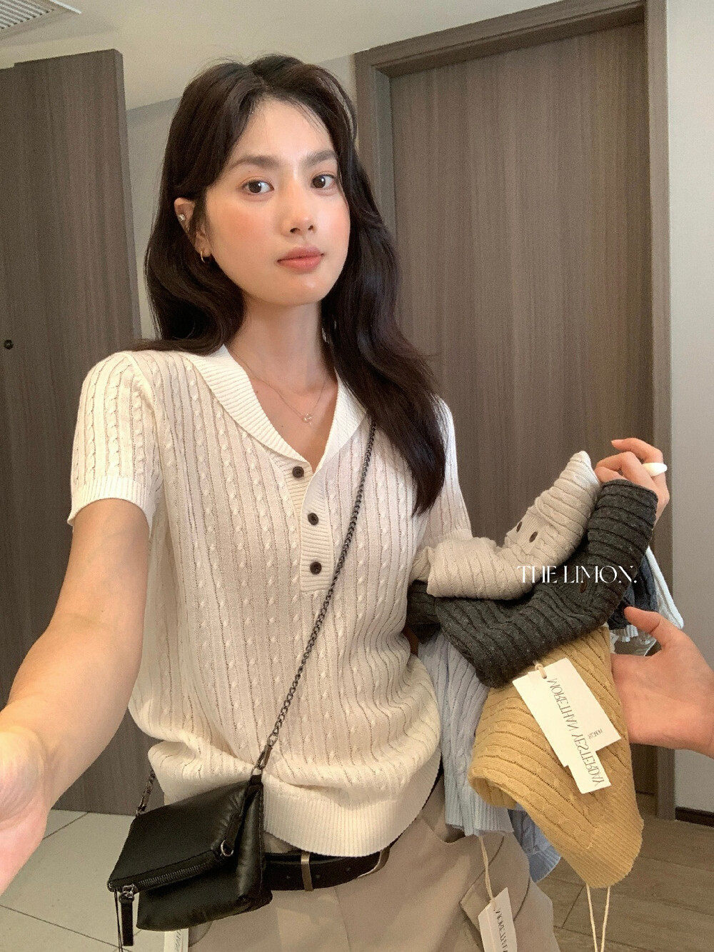 Áo polo nữ cổ bẻ tay ngắn phong cách cổ điển, chất liệu cotton pha sợi, form suông thoải mái — Xám Apricot, trắng ngà, xanh nhạt, Xám hoa sâu chi tiết 24