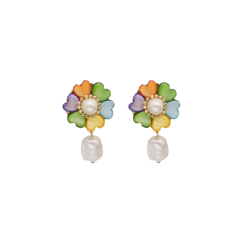 Organic retro elegant brand earrings from pearl with zircon