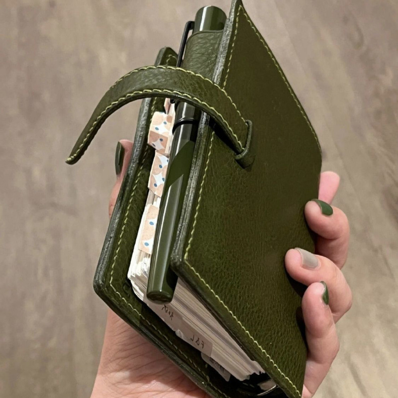 オズの魔法使いm 5三つ折りのルーズリーフの帳簿の小衆はカードのスケジュールのノートを記録します。|undefined
