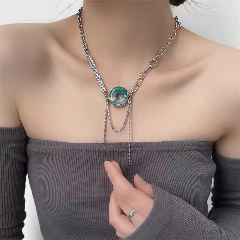 Chinoiserie Round Alloy Titanium Steel Beaded Inlay Zircon Unisex Necklace 1 Piece