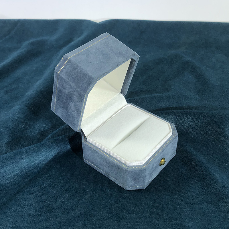 Elegant Solid Color Flannel Jewelry Boxes display picture 5